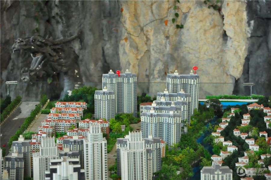 山水龙城天悦共包括d1-d5五栋楼,目前在售d1,d2